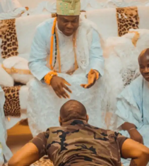 Davido Prostrates To Greet Ooni Of Ife As He Visits Osun State (Photos, Video)